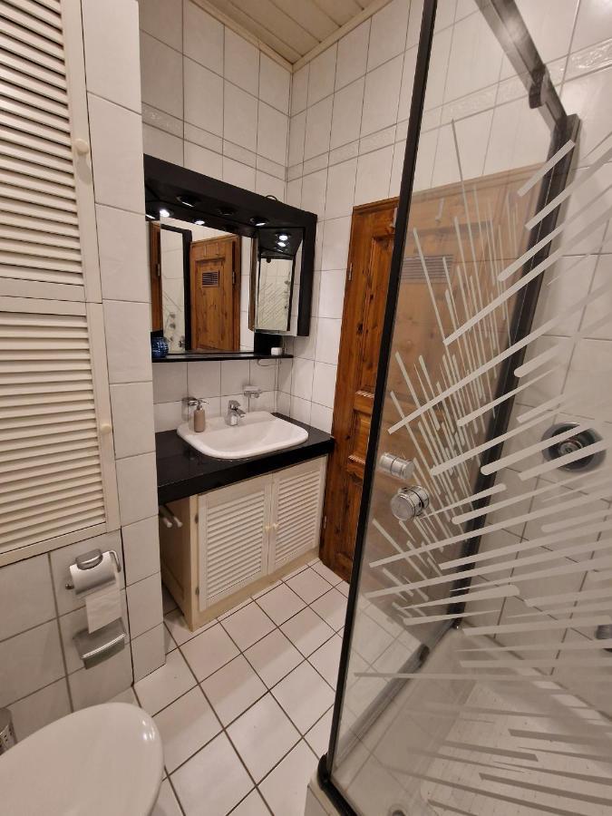 98Qm Wohnung Im Villenviertel - Voll Ausgestattet Mit Balkon Und Kamin - Wlan Gratis Вильгельмсхафен Экстерьер фото