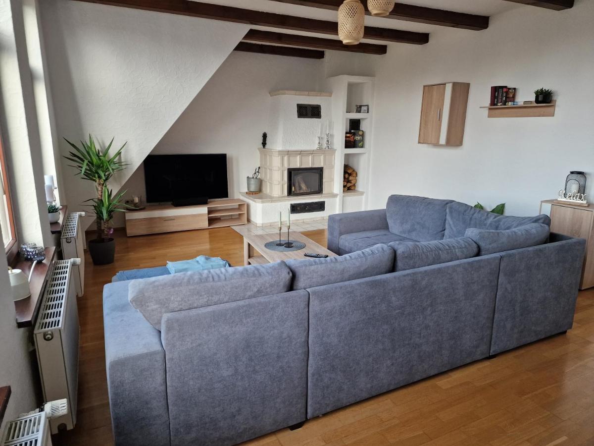 98Qm Wohnung Im Villenviertel - Voll Ausgestattet Mit Balkon Und Kamin - Wlan Gratis Вильгельмсхафен Экстерьер фото